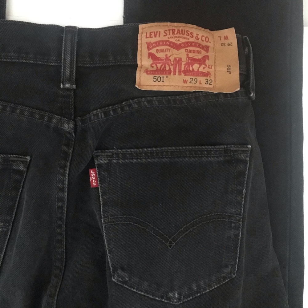 *SOLD* Levi’s 501 Straight Leg Jeans - Picture 7 of 9